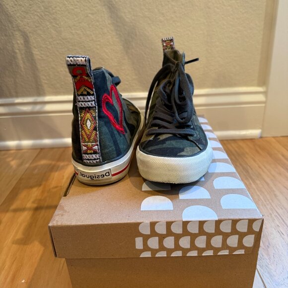 Desigual Camo Heart High-Top Sneakers – Women’s Size 6 - Picture 3 of 7
